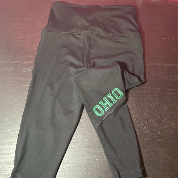 NWT S VS PINK Ultimate 5th and Ocean Ohio University Bobcats yoga pants - Picture 3 of 5